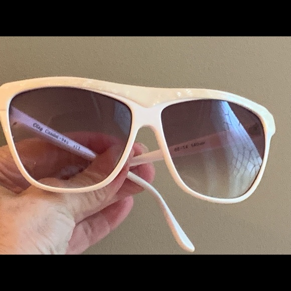 Vtg Oleg Cassini 948 477 White Pearl sunglasses - Picture 10 of 10